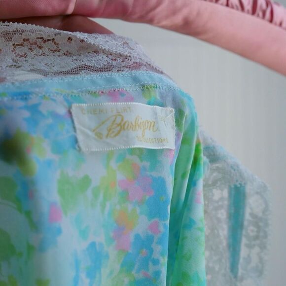 Sweetest vintage 60s Barbizon pinkβfloral printed mini slip - Picture 4 of 6